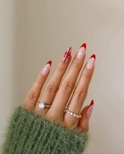 Top 8 Christmas Nail Trends to Sparkle in 2024 (2)